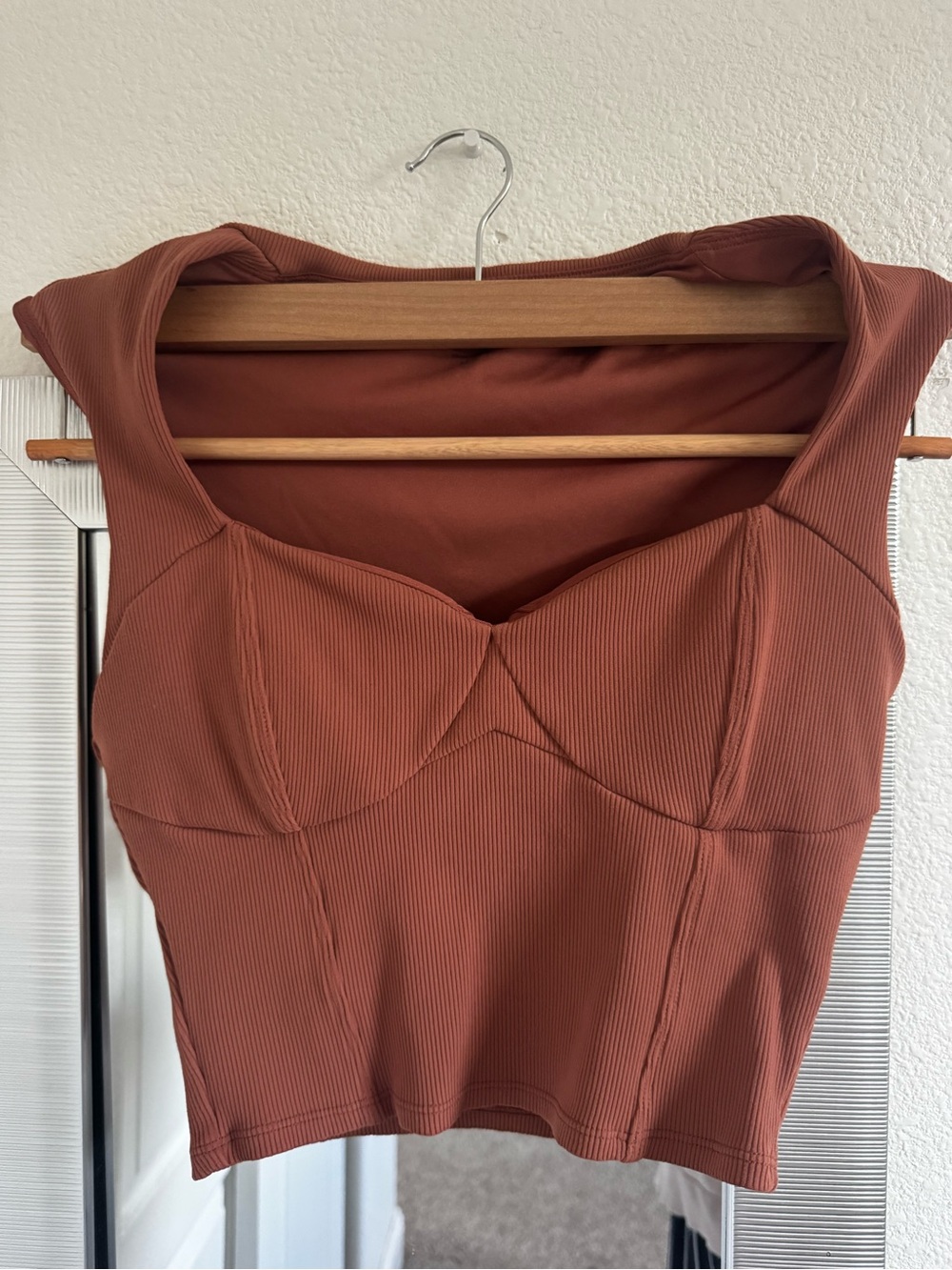 ALO Yoga Ribbed Rust-Brown Sweetheart Crop Top
